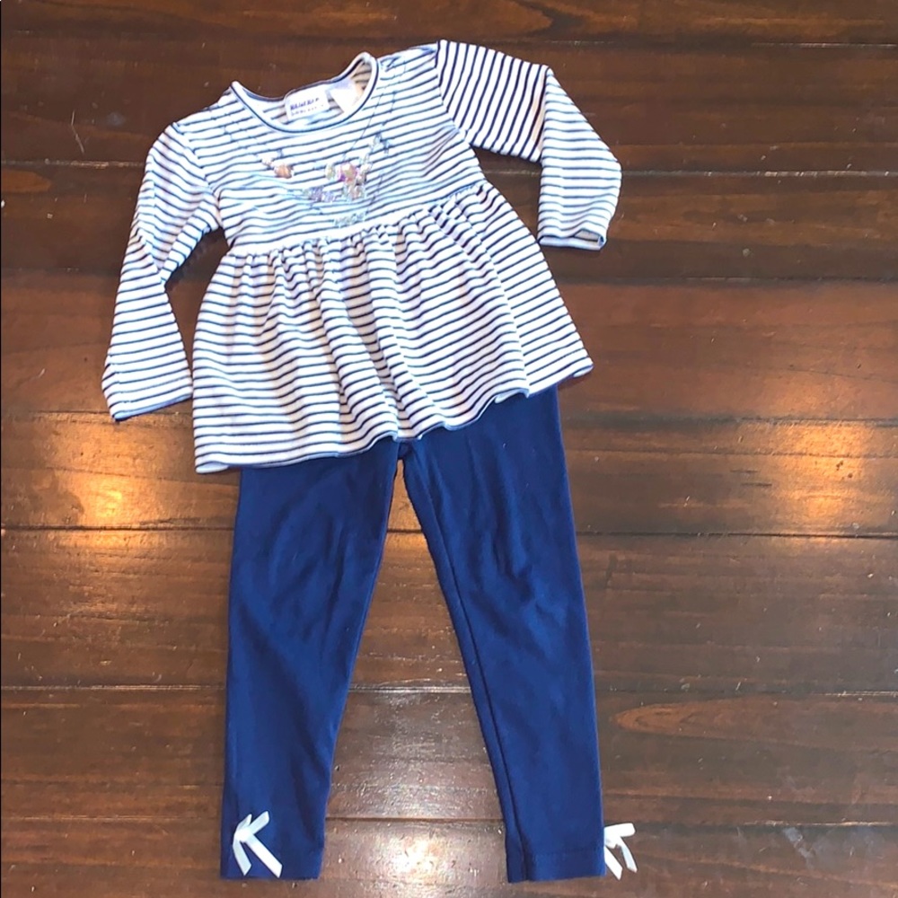 Blueberi Boulevard Necklace Top & Navy Leggings